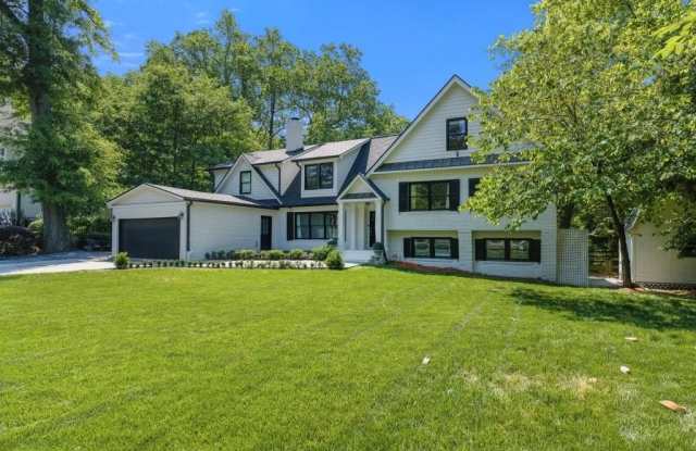 1350 Battleview Drive NW