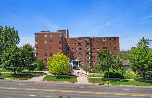 Great Condo in University Heights Now Available!