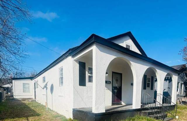 667 Marechalneil Street