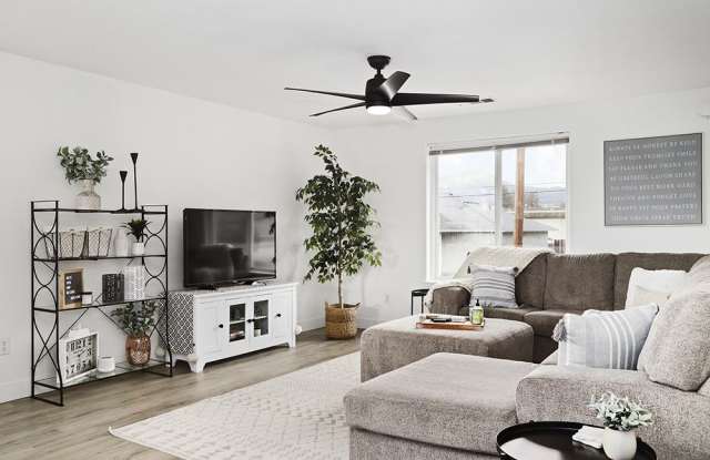 Photo of 221 Northeast Steiger Street