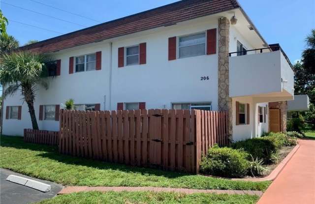 206 SW 1st Street