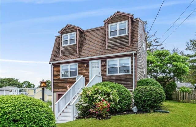 103 Canton Avenue - 103 Canton Avenue, Newport County, RI 02871