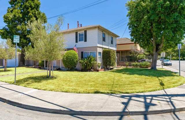 445 Thornally Drive Unit C12