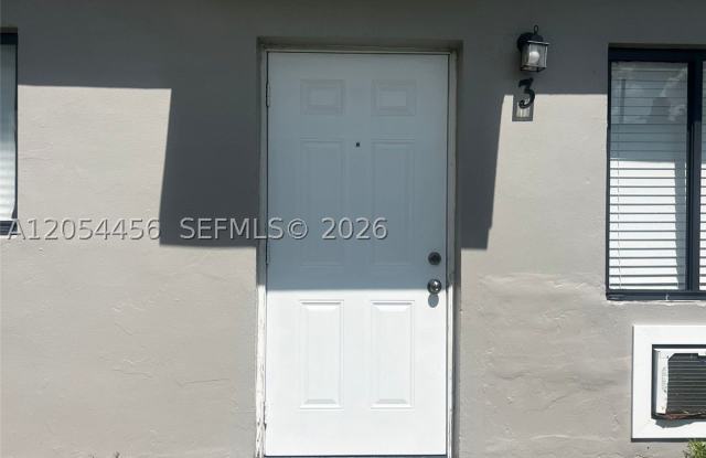 2090 NW 31th St
