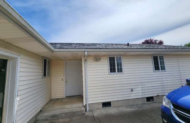2-bedroom 2-bath duplex
