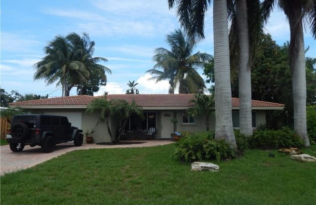 800 SE 10th Ter - 800 Southeast 10th Terrace, Deerfield Beach, FL 33441