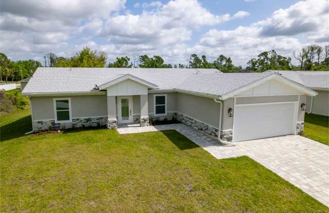 NEW 3 bed / 2 bath / Office / 2 car garage! Cover Lane, North Port photos photos