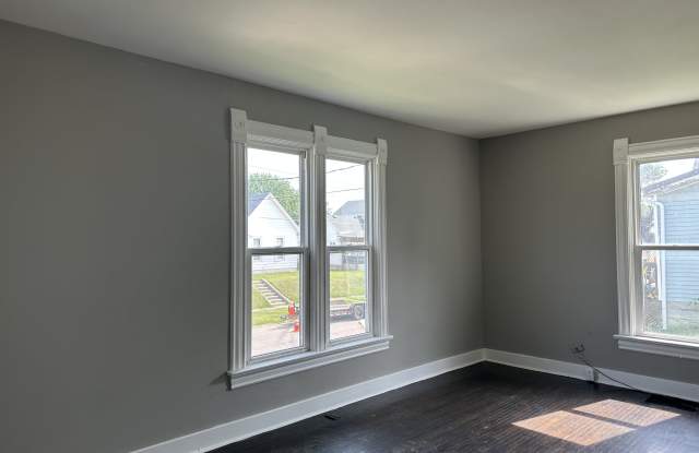 909 E Garden, 1