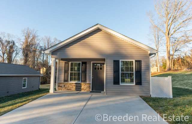 Photo of 804 5th Avenue Southwest