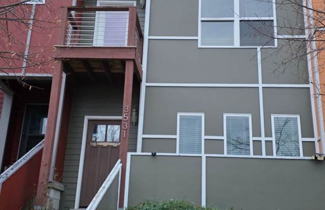 Photo of Large 3 Bedroom Townhouse in South Nashville