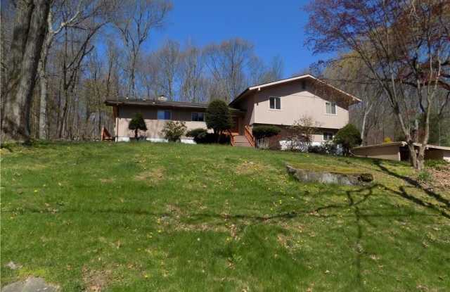 Photo of 7 Summit Ridge Road