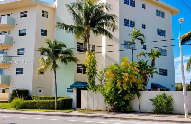 Photo of 7830 Dickens Ave