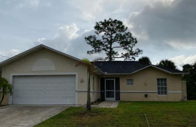 525 Oakfield AVE - 525 Oakfield Ave, Lehigh Acres, FL 33974