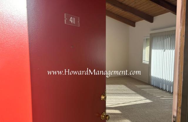 Cozy 2Bed/2Bath Condo located in a Family Friendly Complex with Playground, Pool and Gym