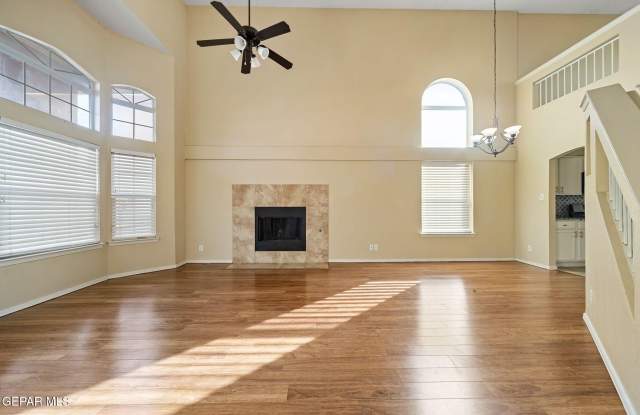 10933 Bullseye Street