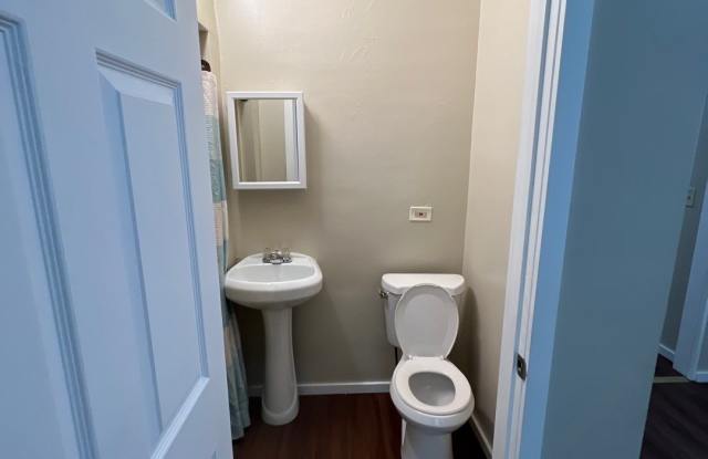 360 South Irvine Avenue - 3UNIT 1
