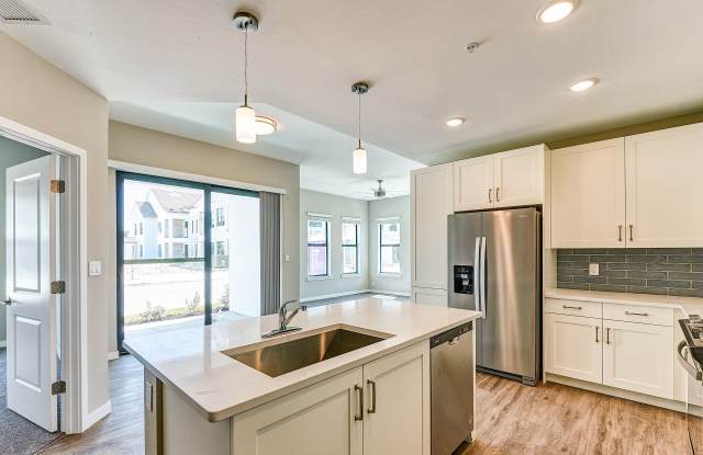 Photo of Imperial Crossing Luxury Apartment Homes