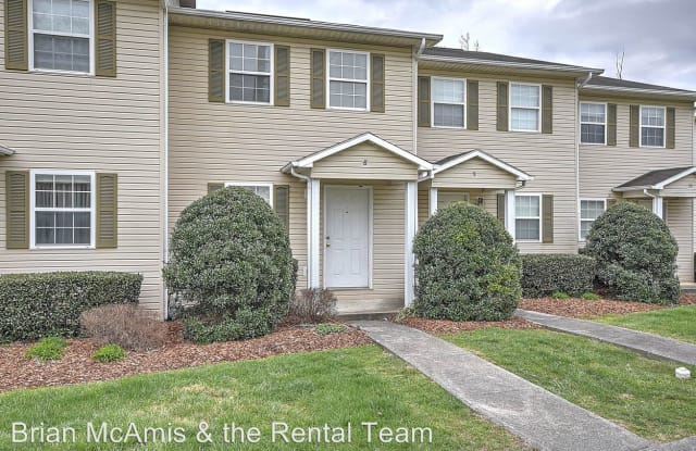 2305 S Greenwood Drive #8 - 2305 Greenwood S Dr, Johnson City, TN 37604