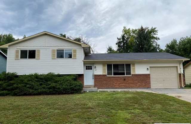 Huge House Near City Park, Great Layout