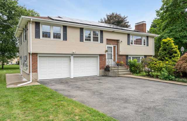 11 Randall Drive