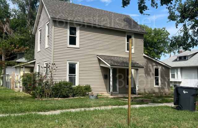 Photo of $950 - 3 bed 2 bath - Single Family Home