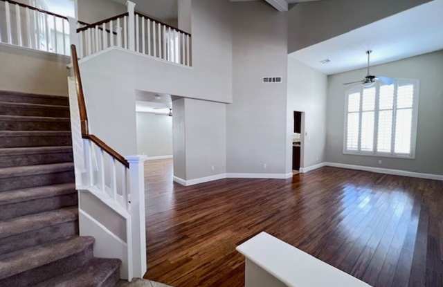 4 bedroom Southwest Valley Charmer! Easy drive to the Strip, Airport and Sports Arenas