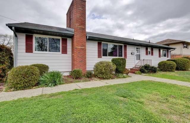 609 Birch Dr