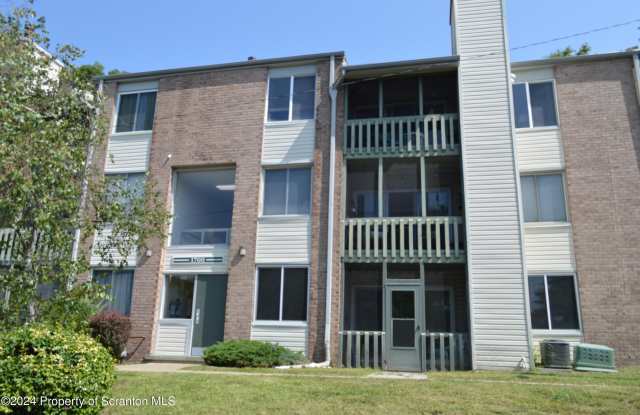 1704 Summit Pointe