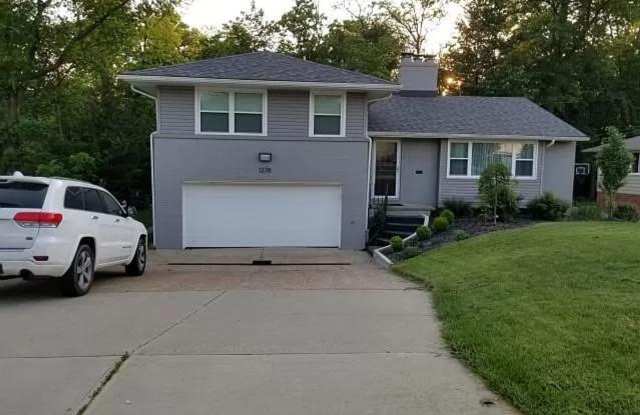Charming 4-Bedroom Westlake Retreat with Prime Location and Serene Backyard Oasis
