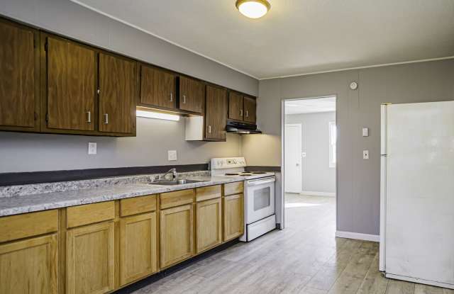 6318 E Piccadilly Rd