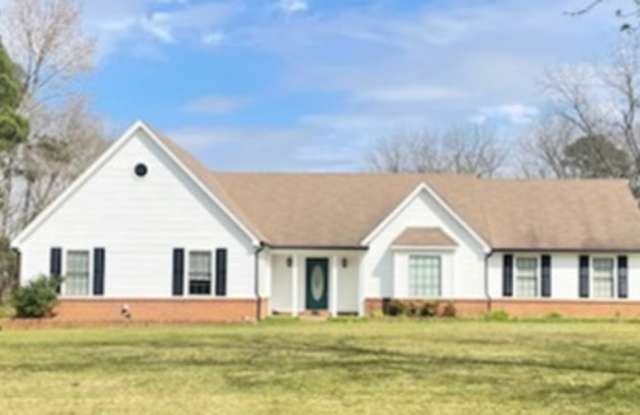 Country living, right in the center of Olive Branch