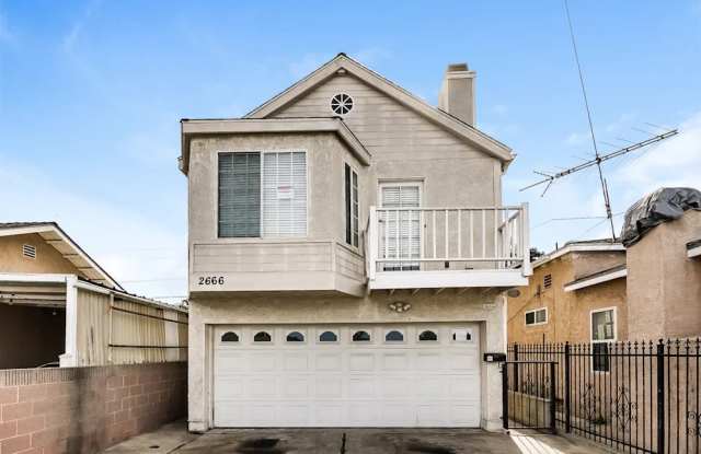 Photo of 2666 E Jefferson St