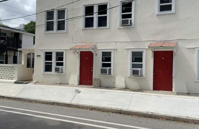 Photo of 4561 Lake Avenue