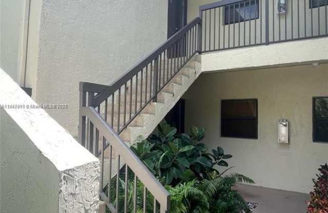 4541 S Carambola Cir S