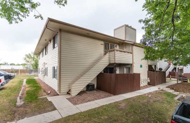 Photo of Cozy 2 bedroom, 1 bathroom retreat in a Gated Community!