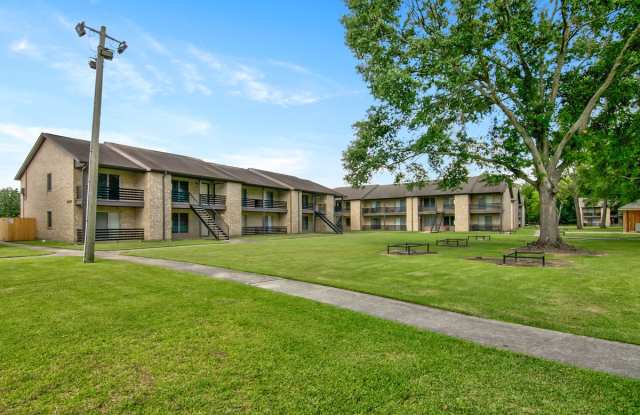 Photo of 2025 Dowlen Rd - 08