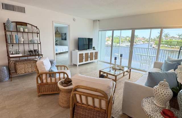 Photo of 390 N Federal Highway