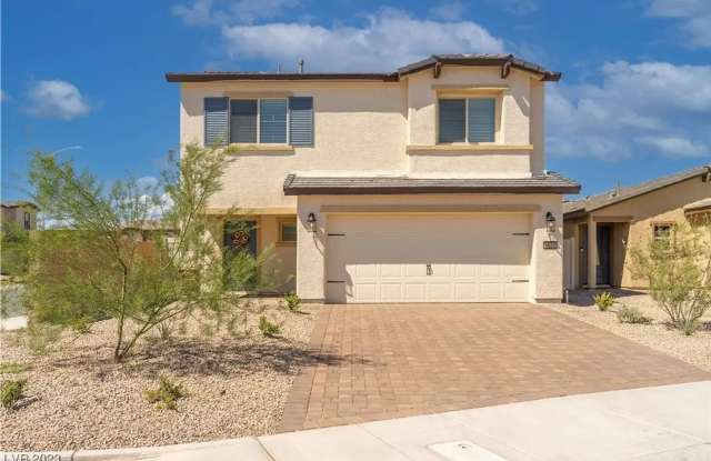 Photo of Bright, Modern 3 Bd, 3 bth, Home with Chef inspired Kitchen, 2 Living Spaces