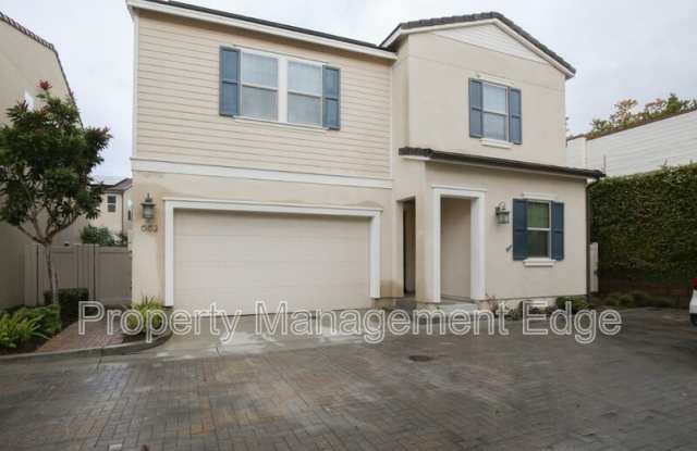 Photo of 662 Gemstone Dr