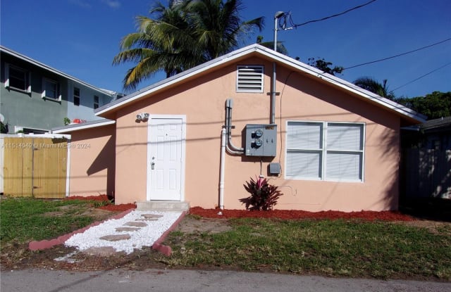 1726 Roosevelt St - 1726 Roosevelt Street, Hollywood, FL 33020