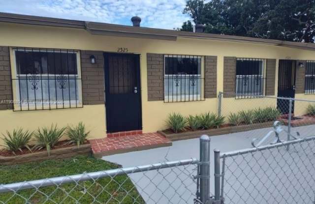 Photo of 2525 NW 11th Ave