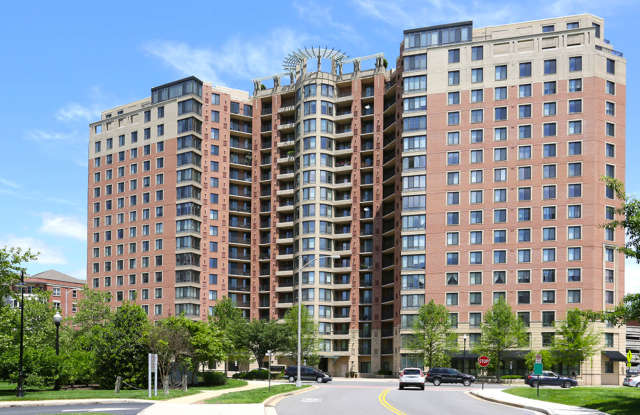 1401 Joyce on Pentagon Row