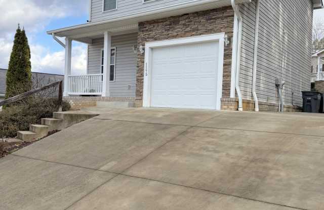 1175 Martingale Square