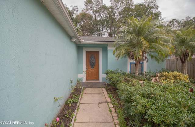 2675 LANTANA LAKES Drive E