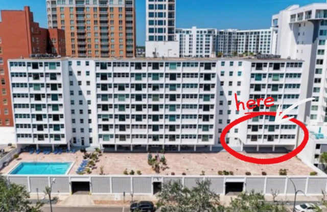 33 South Gulfstream Avenue