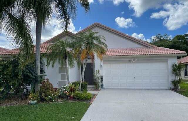 1612 Oak Berry Circle
