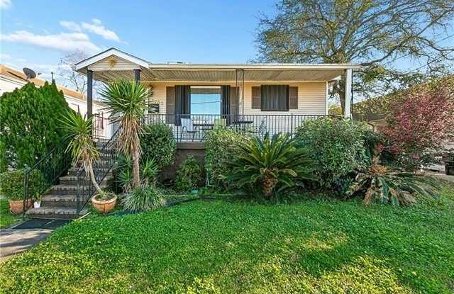 3702 TRAFALGAR Street