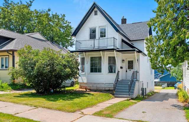 4 Bedroom Single Family Home Available - Green Bay!