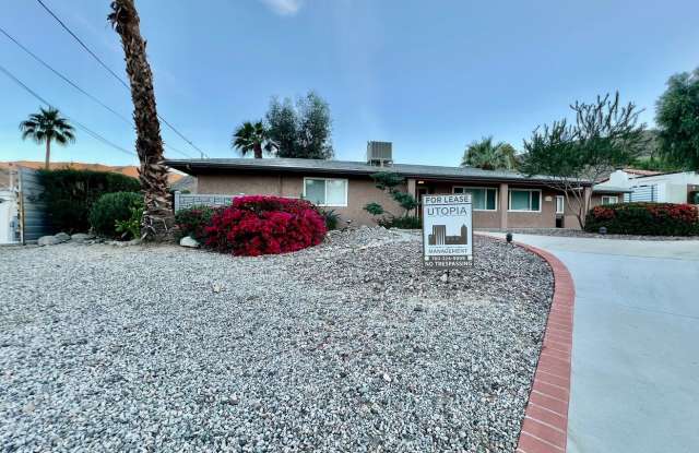 AVAILABLE NOW! AMAZING 3 Bedroom 3 Bathroom Home with Pool, Spa, RV Parking and MUCH MORE!