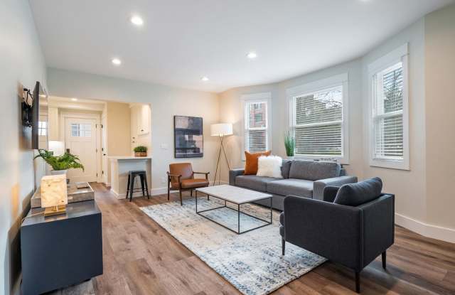 Photo of 2bd/1ba Seattle Home